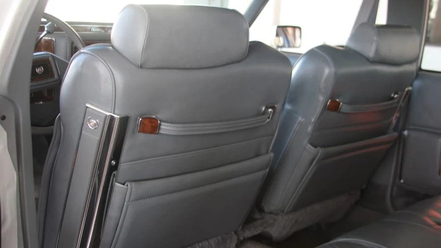 1990 Cadillac Brougham - Image 5 of 11