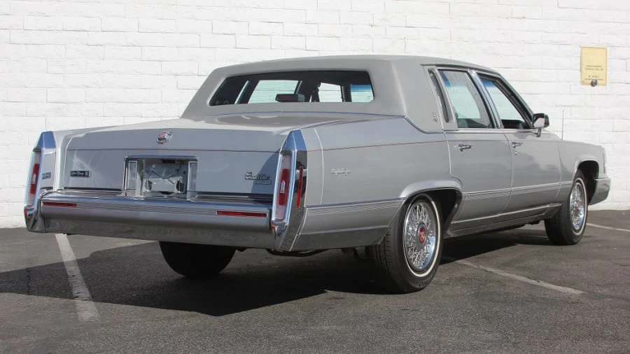 1990 Cadillac Brougham - Image 9 of 11