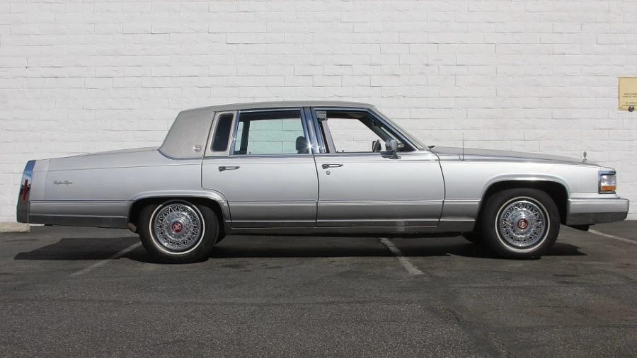 1990 Cadillac Brougham - Image 10 of 11