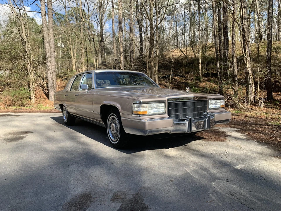 1990 Cadillac Brougham - Image 8 of 31