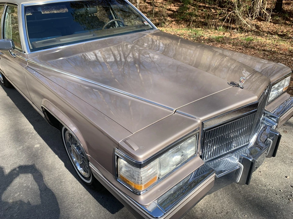 1990 Cadillac Brougham - Image 11 of 31