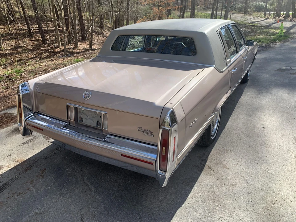 1990 Cadillac Brougham - Image 5 of 31