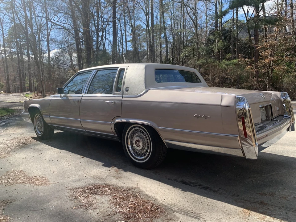 1990 Cadillac Brougham - Image 3 of 31