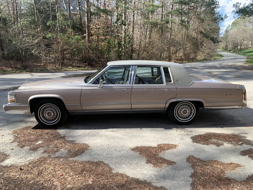 1990 Cadillac Brougham - Image 2 of 31
