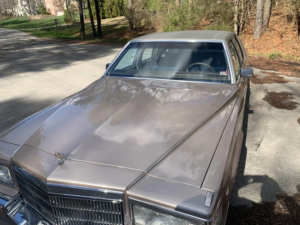 1990 Cadillac Brougham - Image 18 of 31