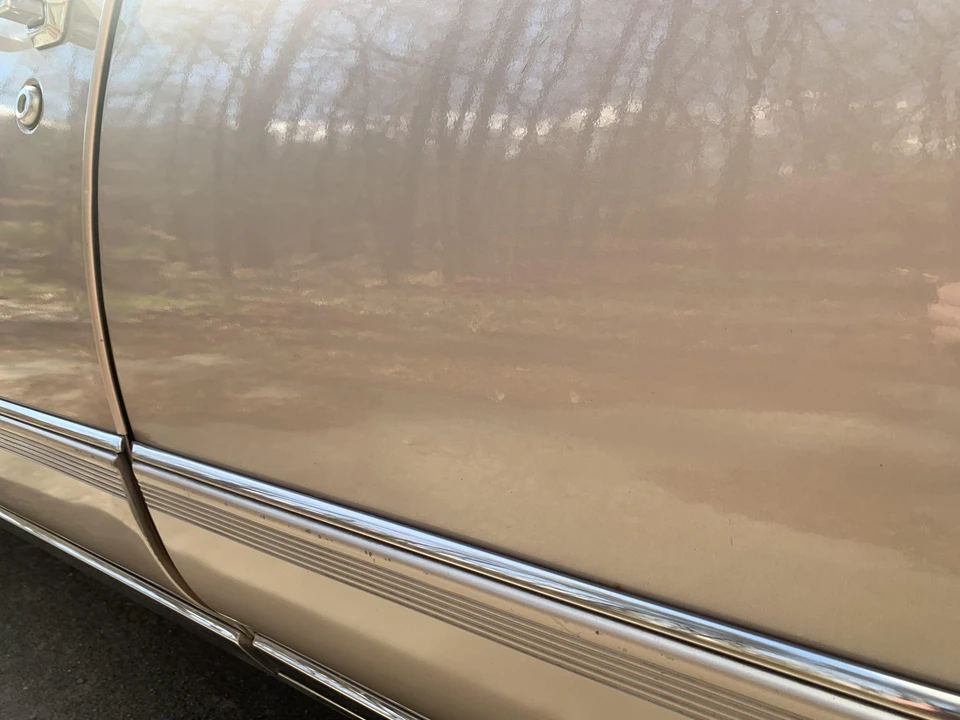 1990 Cadillac Brougham - Image 20 of 31