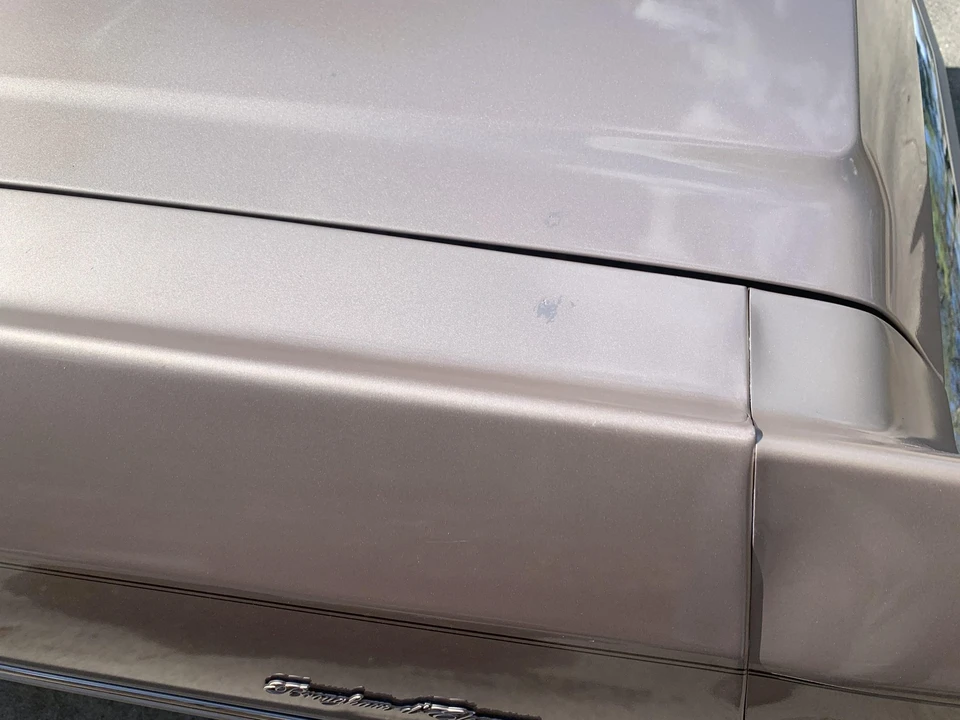 1990 Cadillac Brougham - Image 21 of 31