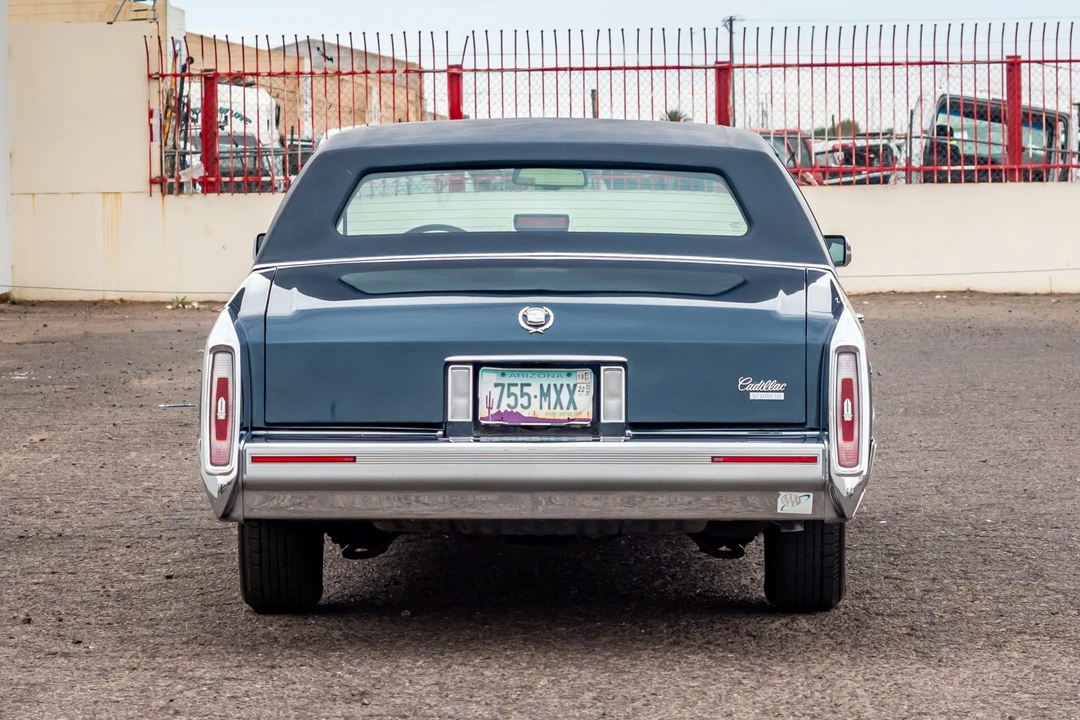 1990 Cadillac Brougham - Image 4 of 31