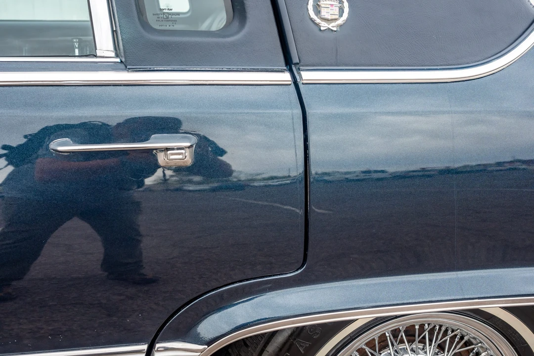1990 Cadillac Brougham - Image 29 of 31