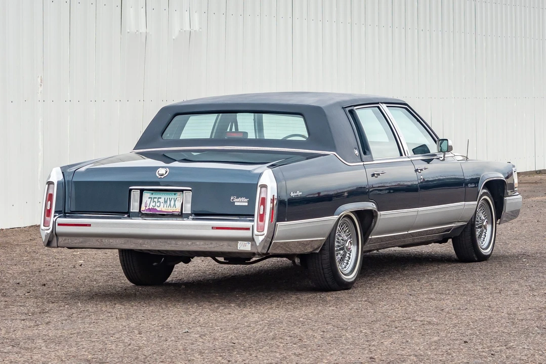 1990 Cadillac Brougham - Image 5 of 31