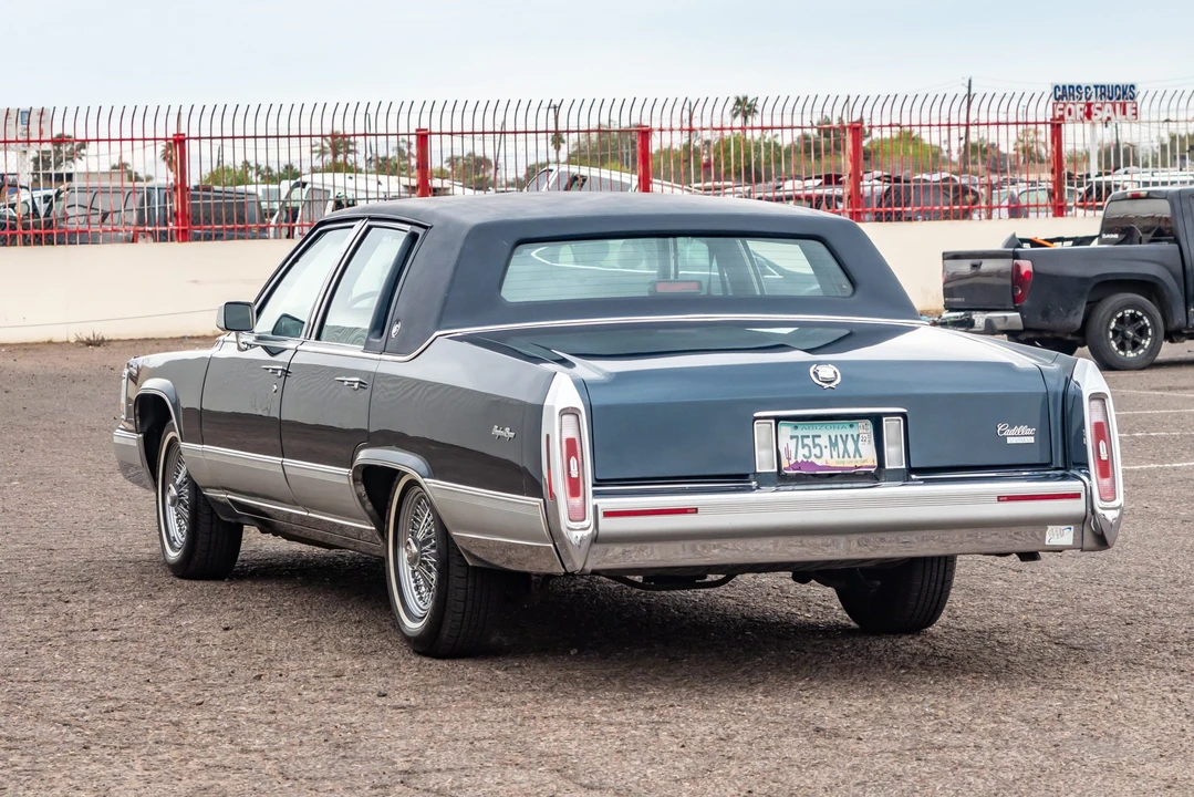 1990 Cadillac Brougham - Image 3 of 31