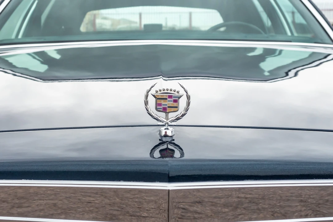 1990 Cadillac Brougham - Image 14 of 31