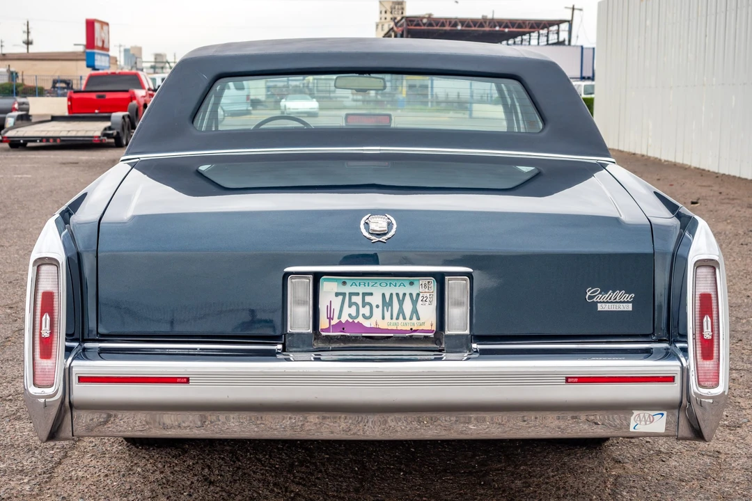 1990 Cadillac Brougham - Image 11 of 31