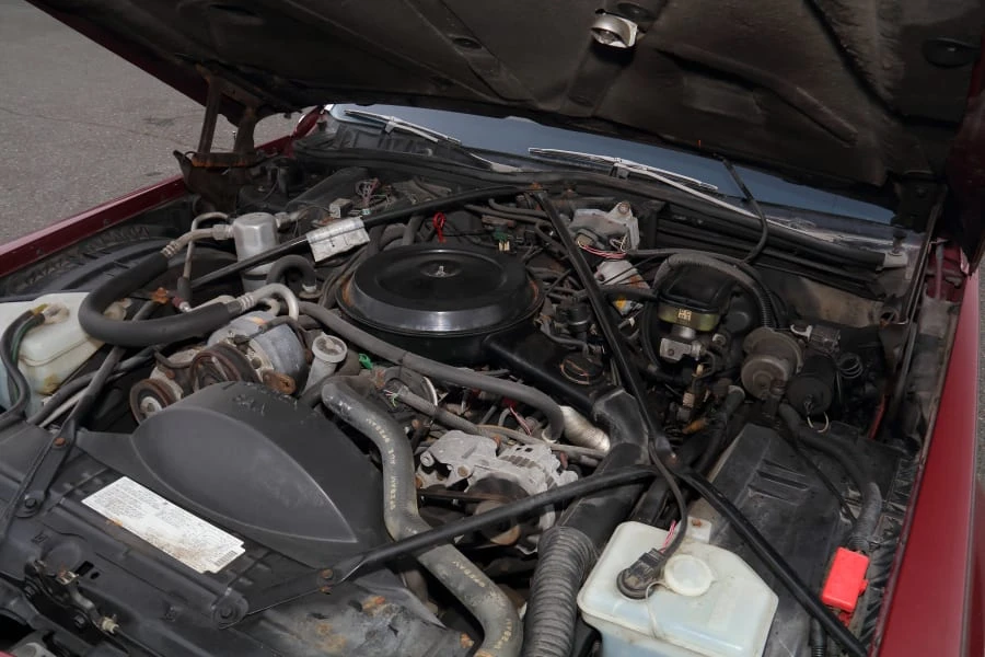 1990 Cadillac Brougham - Image 23 of 25