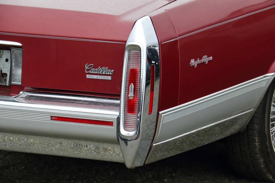1990 Cadillac Brougham - Image 6 of 25