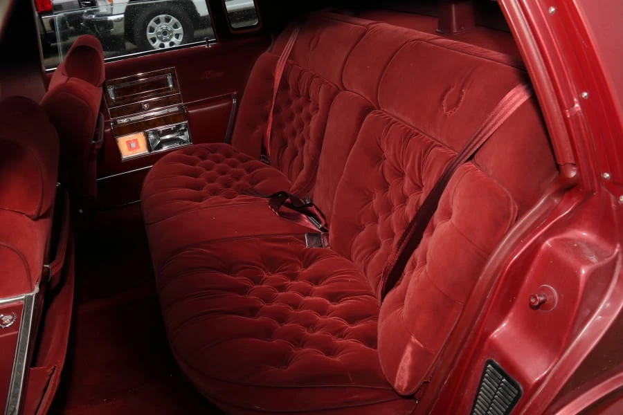 1990 Cadillac Brougham - Image 21 of 25