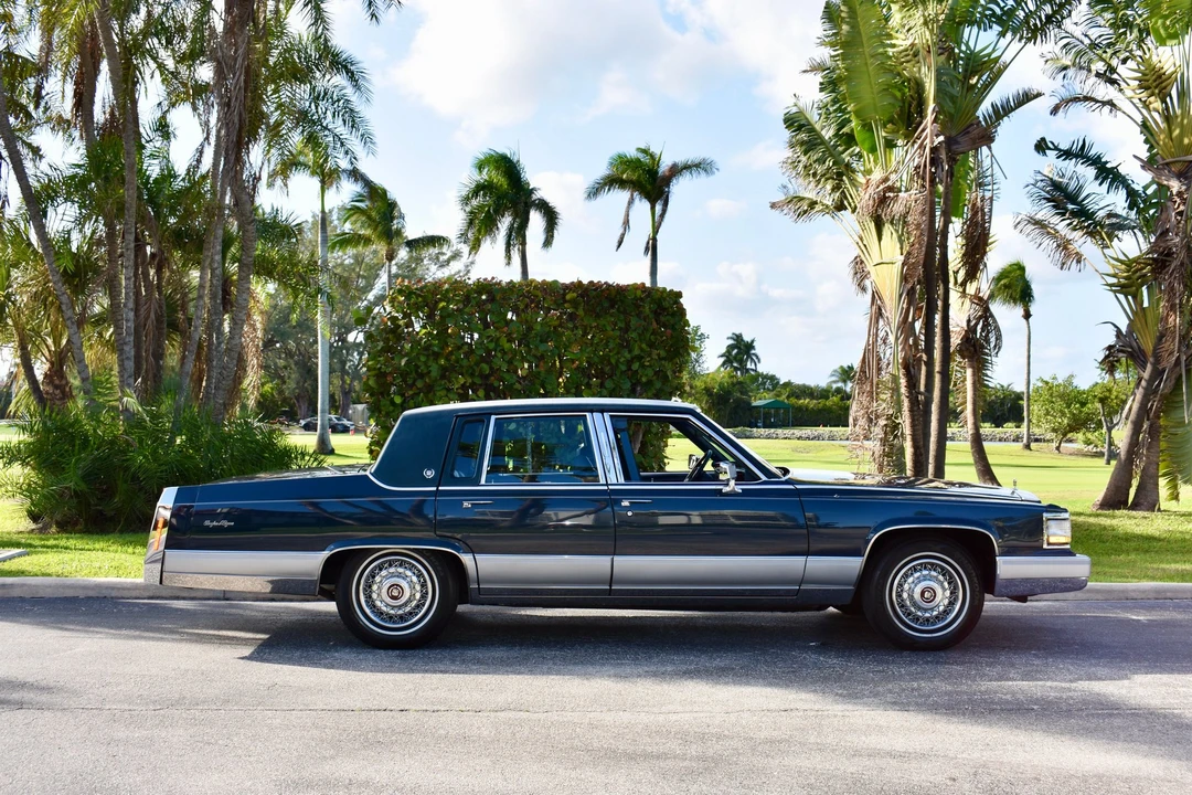1990 Cadillac Brougham - Image 18 of 31