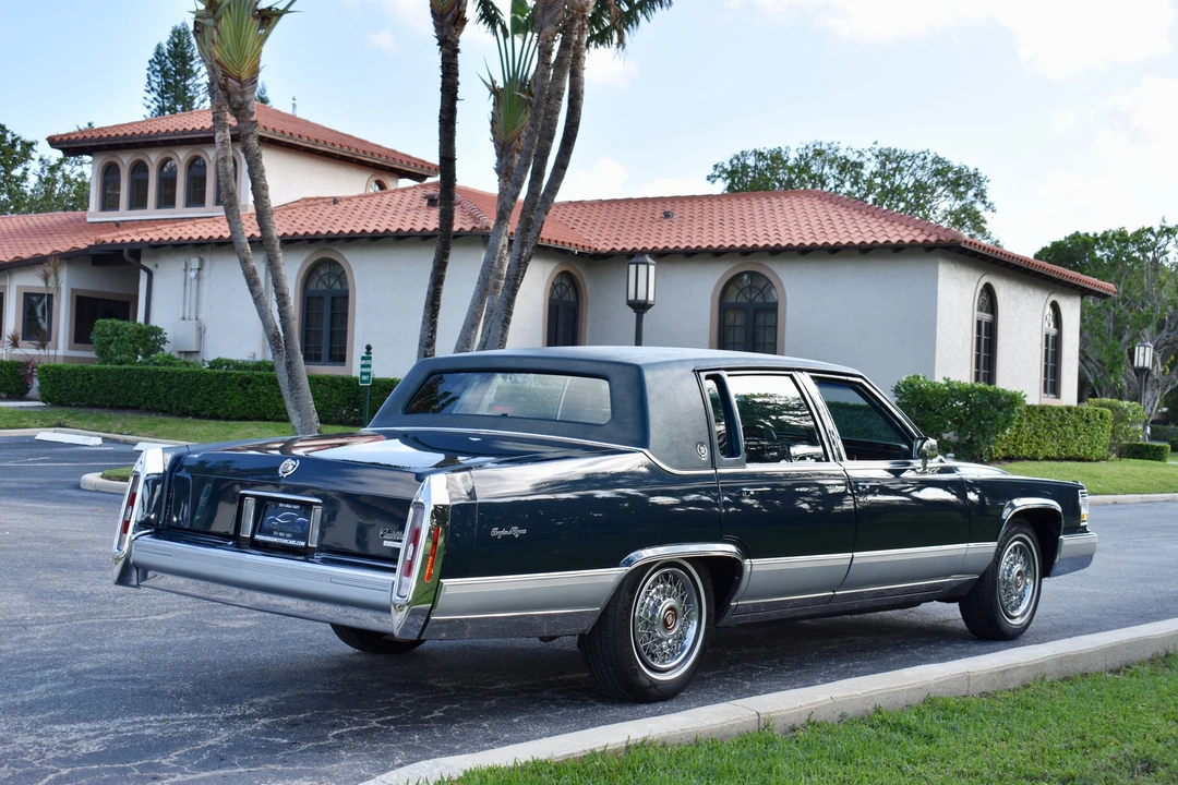 1990 Cadillac Brougham - Image 20 of 31