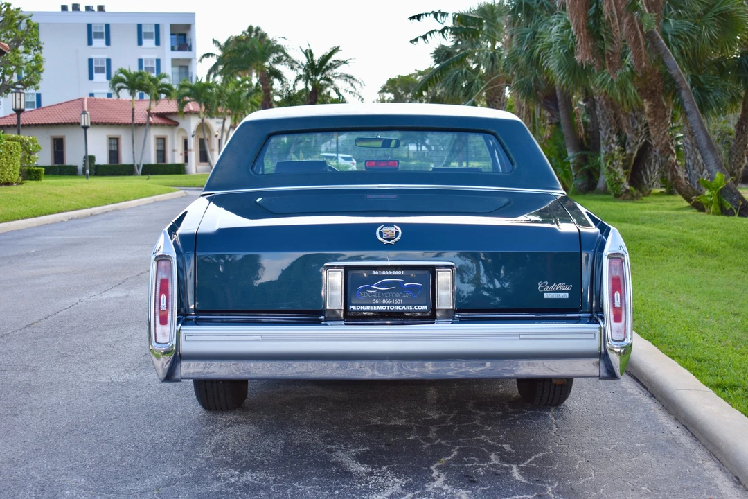 1990 Cadillac Brougham - Image 21 of 31