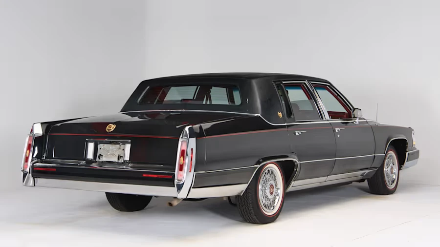 1990 Cadillac Brougham - Image 3 of 31