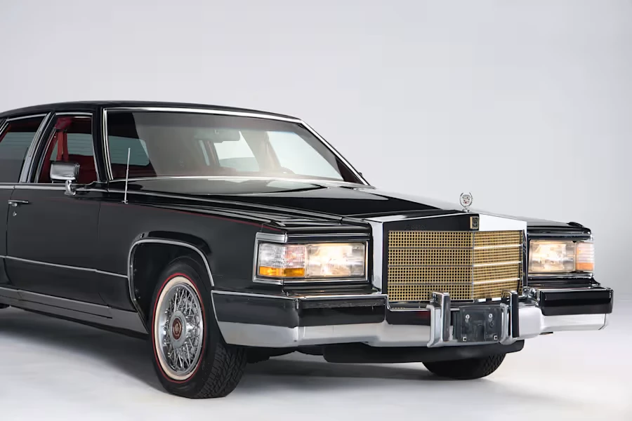 1990 Cadillac Brougham - Image 18 of 31