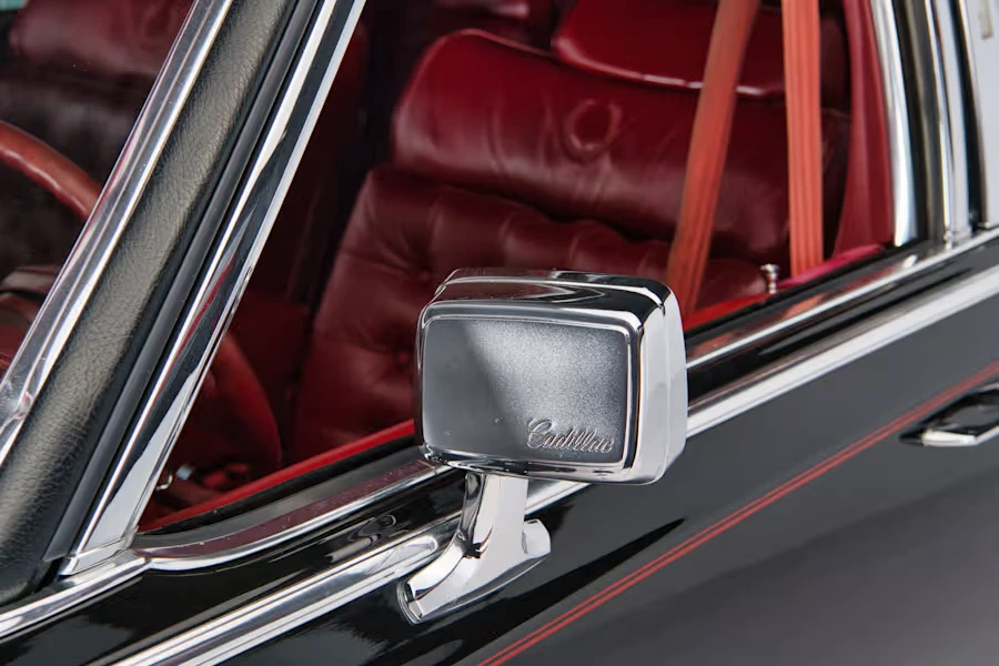 1990 Cadillac Brougham - Image 25 of 31