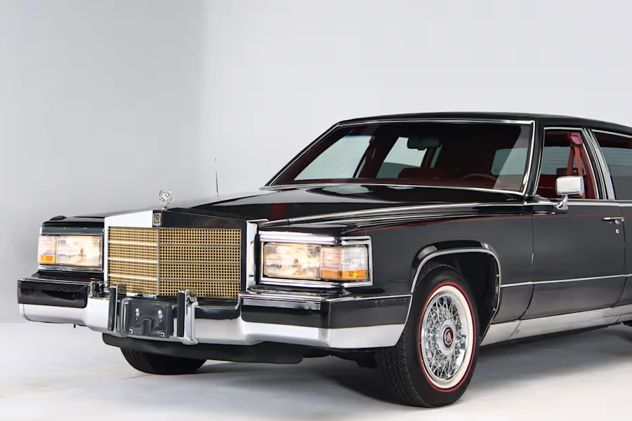 1990 Cadillac Brougham - Image 26 of 31