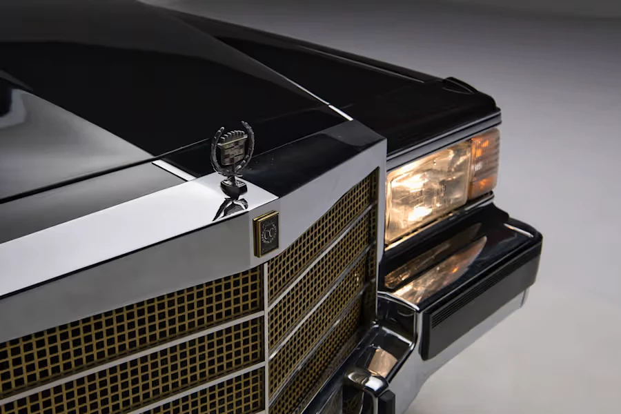 1990 Cadillac Brougham - Image 23 of 31