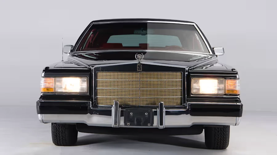 1990 Cadillac Brougham - Image 4 of 31