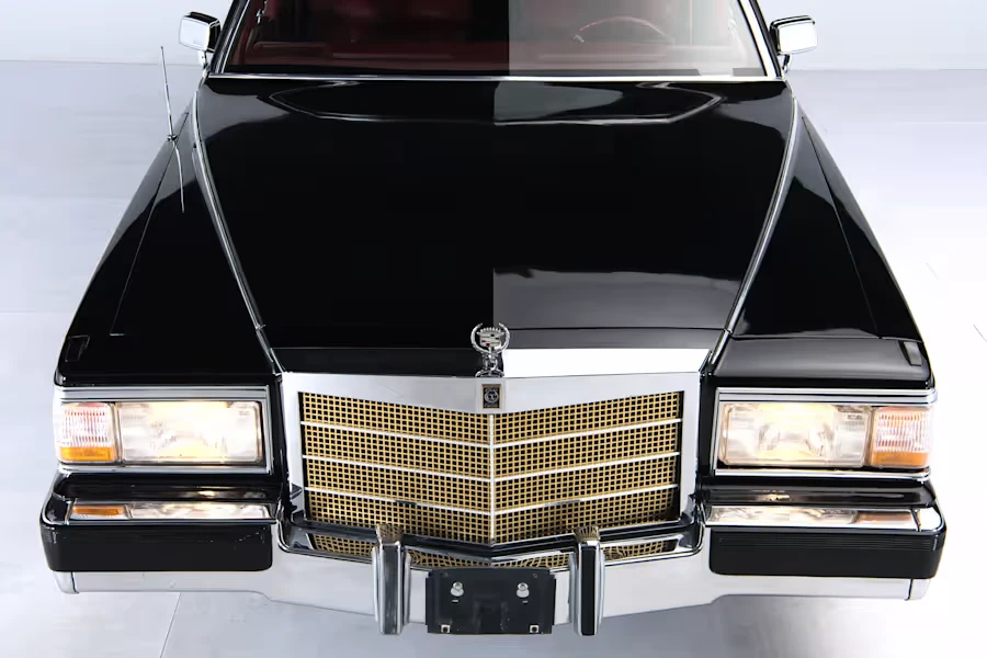 1990 Cadillac Brougham - Image 21 of 31