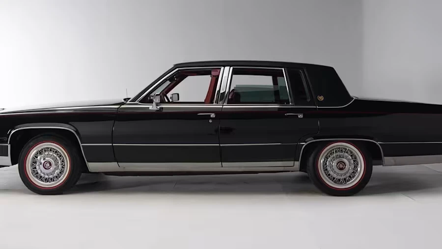 1990 Cadillac Brougham - Image 2 of 31