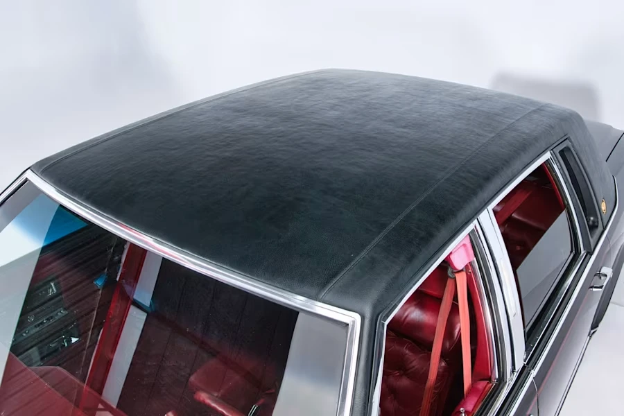 1990 Cadillac Brougham - Image 9 of 31