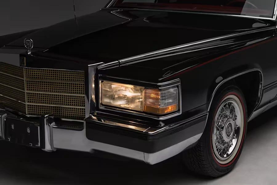 1990 Cadillac Brougham - Image 22 of 31