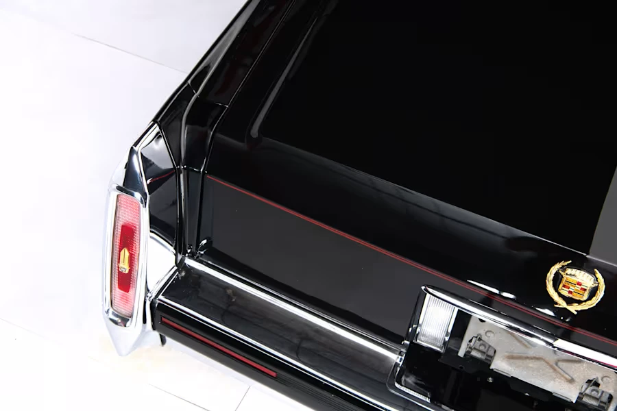 1990 Cadillac Brougham - Image 31 of 31