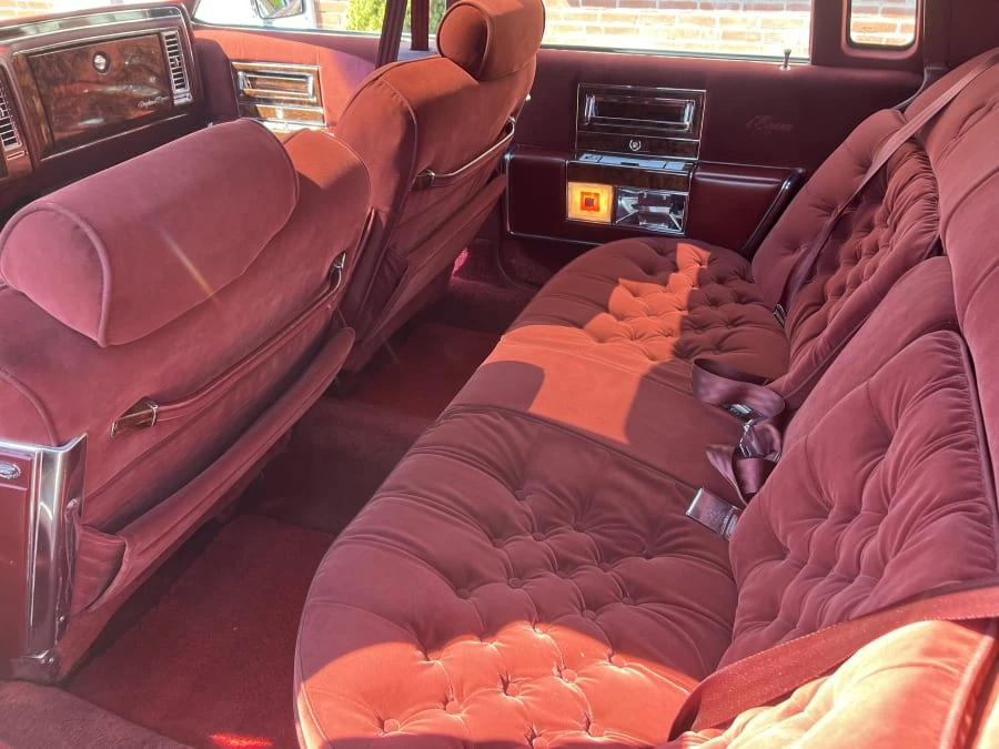 1990 Cadillac Brougham - Image 8 of 11