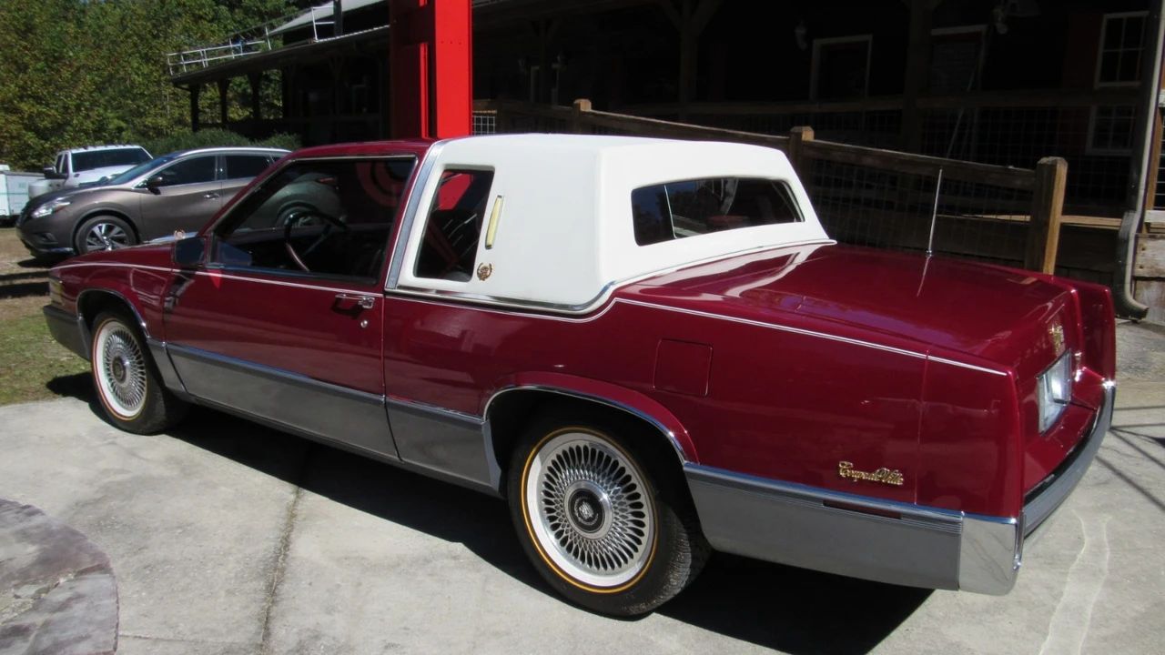 1990 Cadillac DeVille 7th Gen - Image 5 of 21