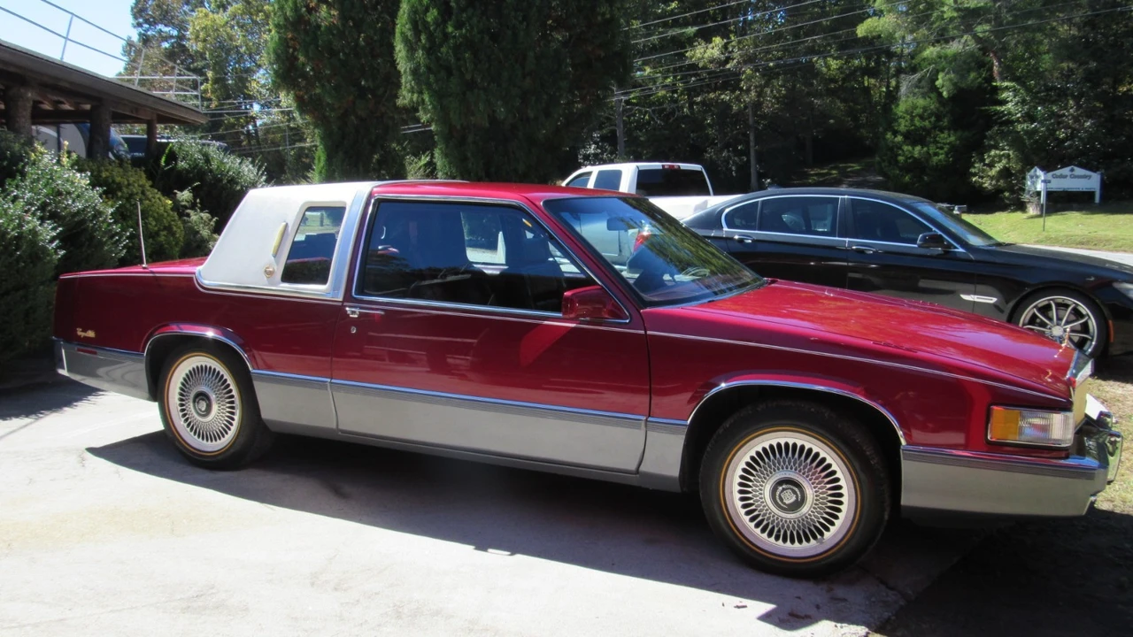 1990 Cadillac DeVille 7th Gen - Image 3 of 21