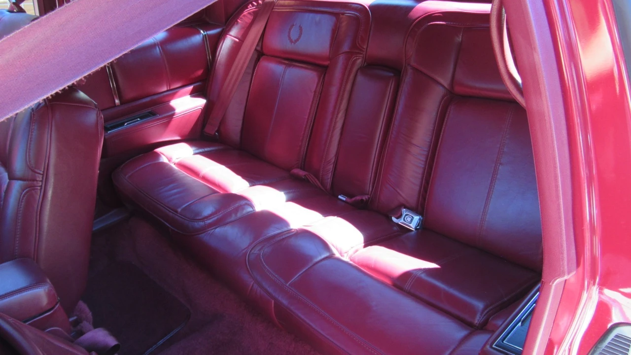 1990 Cadillac DeVille 7th Gen - Image 8 of 21