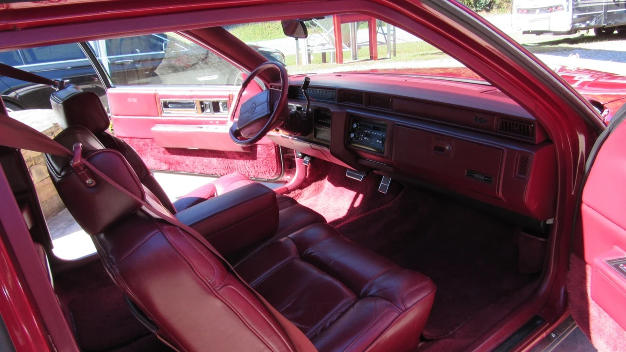 1990 Cadillac DeVille 7th Gen - Image 11 of 21