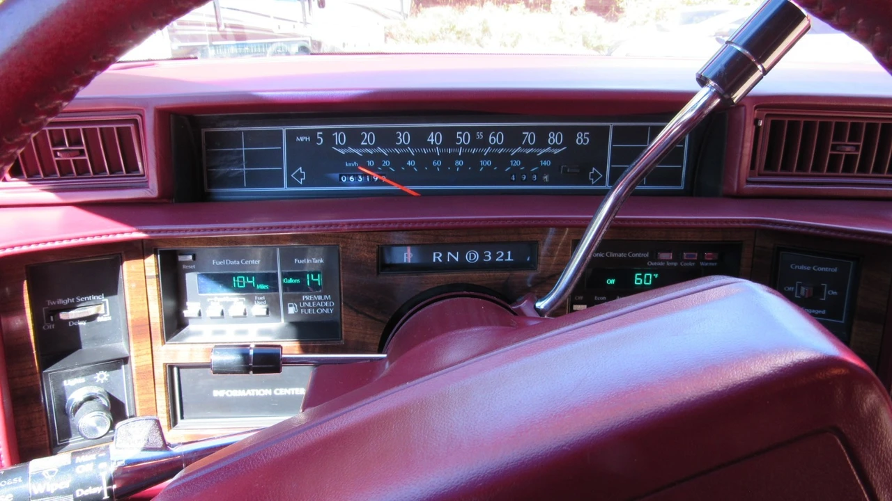 1990 Cadillac DeVille 7th Gen - Image 19 of 21
