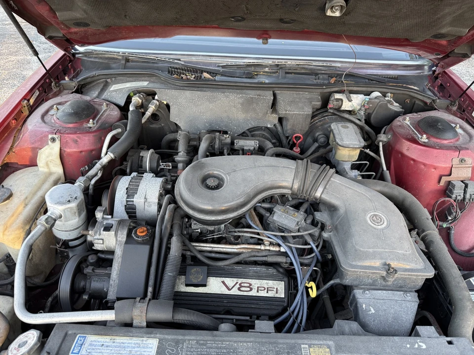 1990 Cadillac DeVille 7th Gen - Image 13 of 16