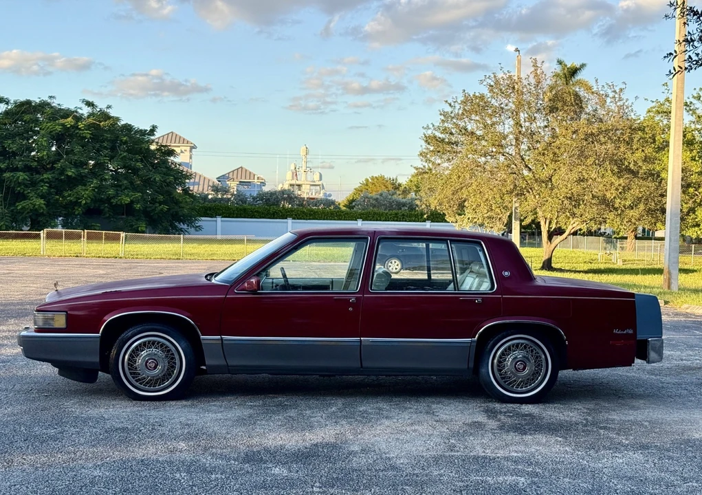 1990 Cadillac DeVille 7th Gen - Image 7 of 16