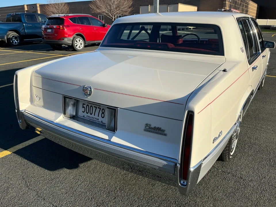 1990 Cadillac DeVille 7th Gen - Image 21 of 21
