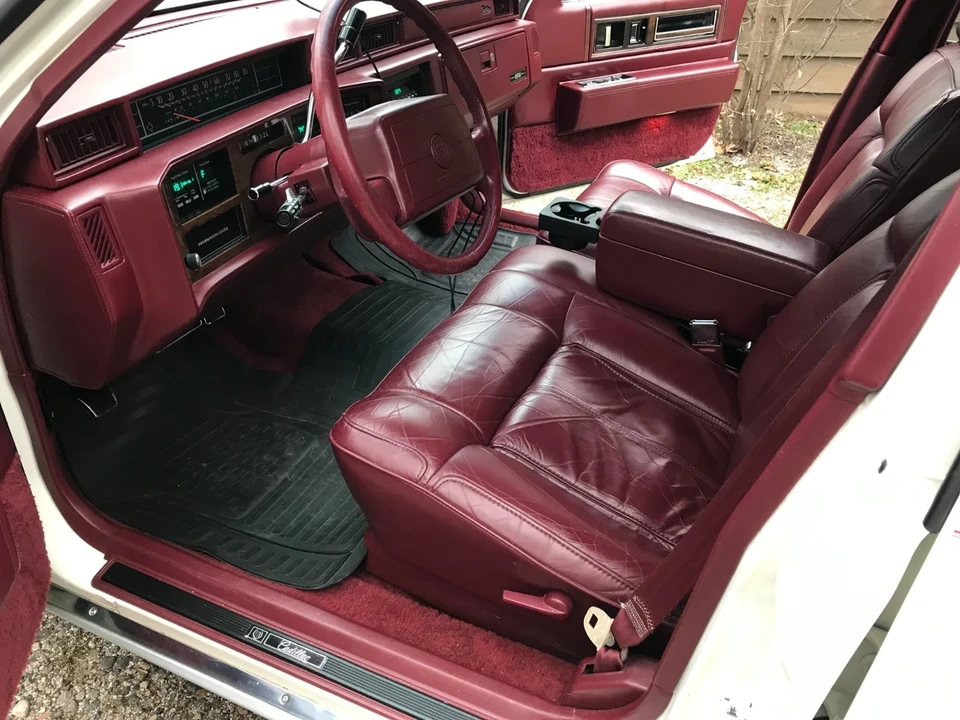 1990 Cadillac DeVille 7th Gen - Image 18 of 21