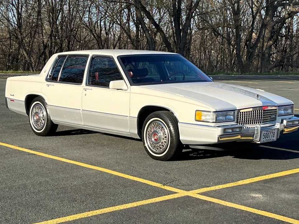 1990 Cadillac DeVille 7th Gen - Image 3 of 21