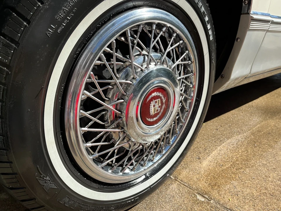 1990 Cadillac DeVille 7th Gen - Image 19 of 21