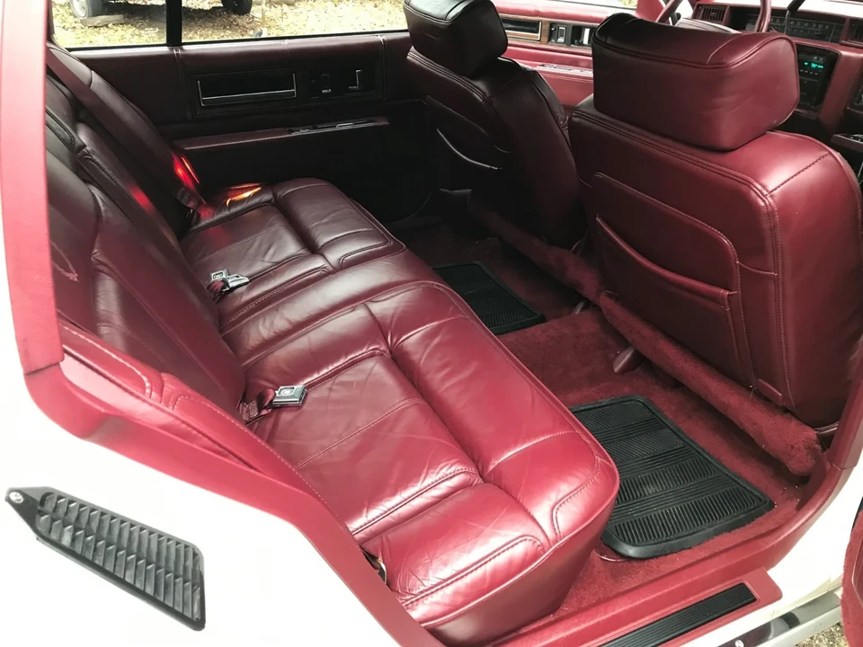 1990 Cadillac DeVille 7th Gen - Image 5 of 21