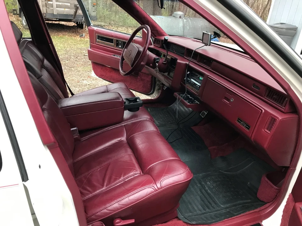 1990 Cadillac DeVille 7th Gen - Image 4 of 21
