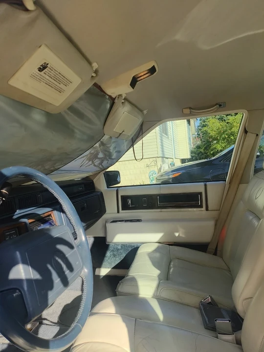 1990 Cadillac DeVille 7th Gen - Image 10 of 18