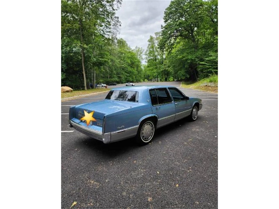 1990 Cadillac DeVille 6th Gen - Image 11 of 15